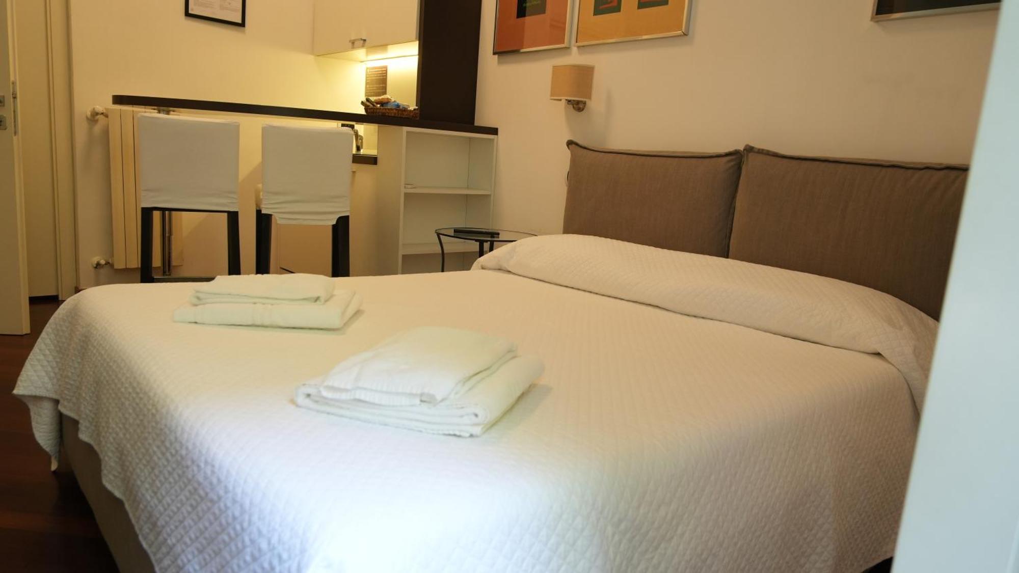 Luca Giordano 142 B&B เนเปิลส์ ภายนอก รูปภาพ
